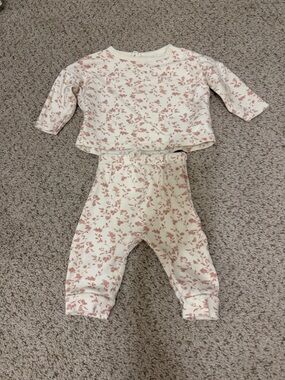 Quincy Mae French Garden Set